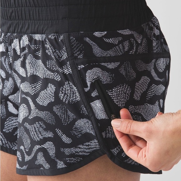lululemon athletica Black and Gray Patterned Athletic Shorts - Picture 11 of 11